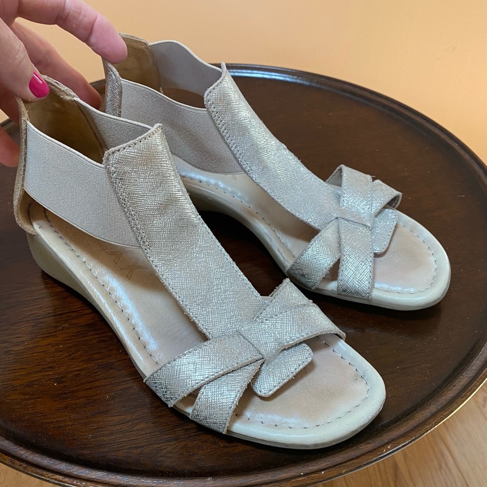 Flexx sandals size 6 gently worn in light gold metallic.